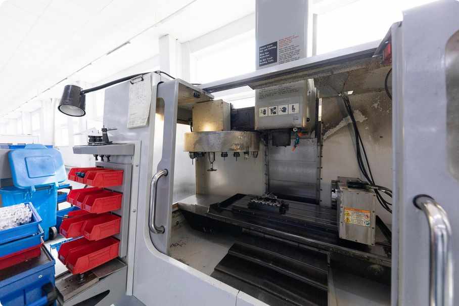 Aluminiowa czy żeliwna obudowa przekładni ślimakowej . Różnice konstrukcyjne i praktyczne zastosowanie